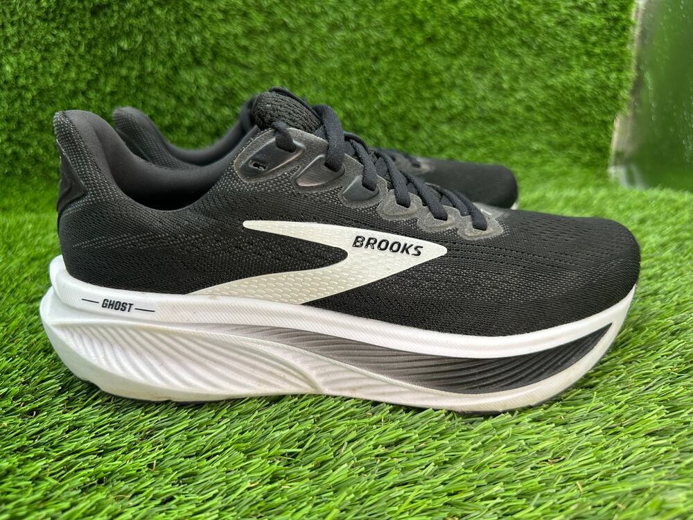 Brooks Ghost 17 1204311D090 Athletic Sneaker Women's 7.5D Black Mesh Running